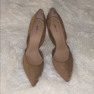 Nude pointy heels